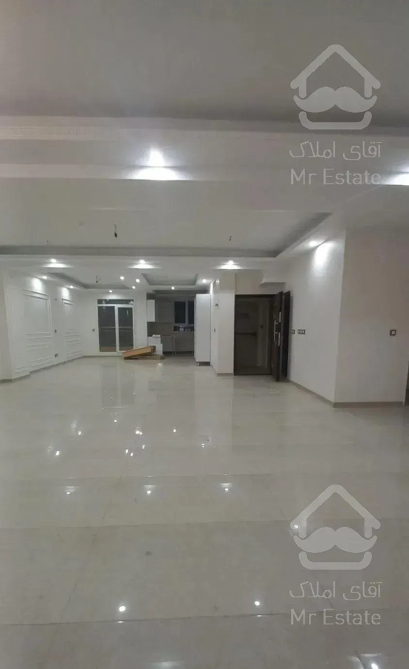 ۱۷۰ متر نوساز  شمال خواجه عبدالله با دو پارکینگ