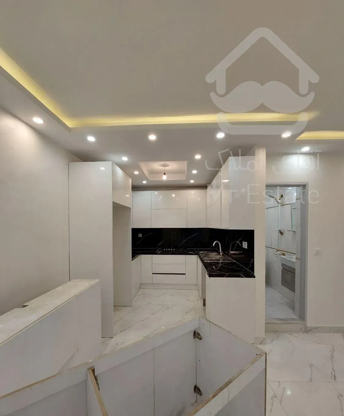 ۵۰ متر آپارتمان  + ۲۱ متر سویت جمهوری گلشن