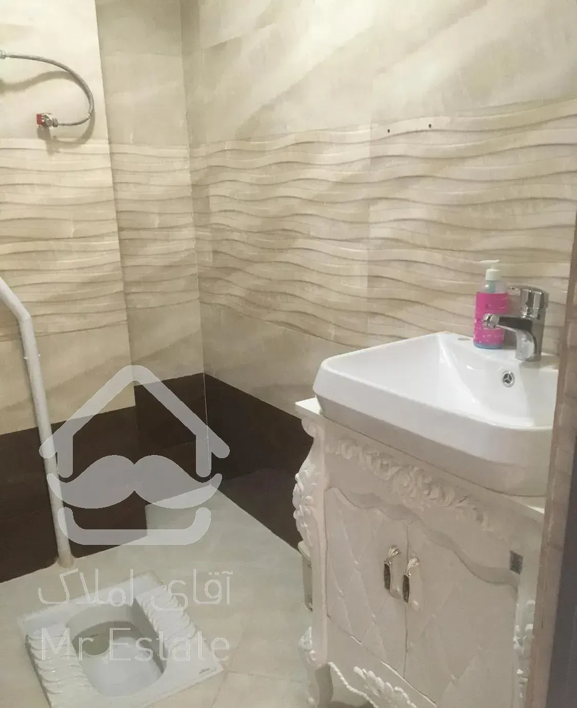 ۱۰۸ متر، لارستان