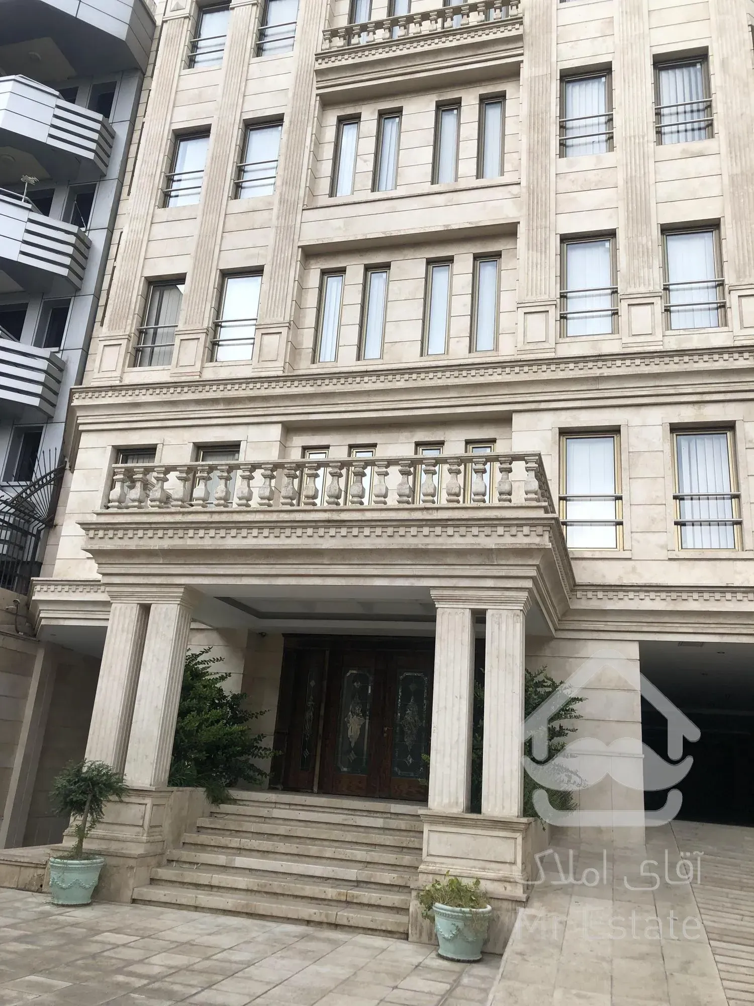 ساختمان مستغلات با موقعیت اداری