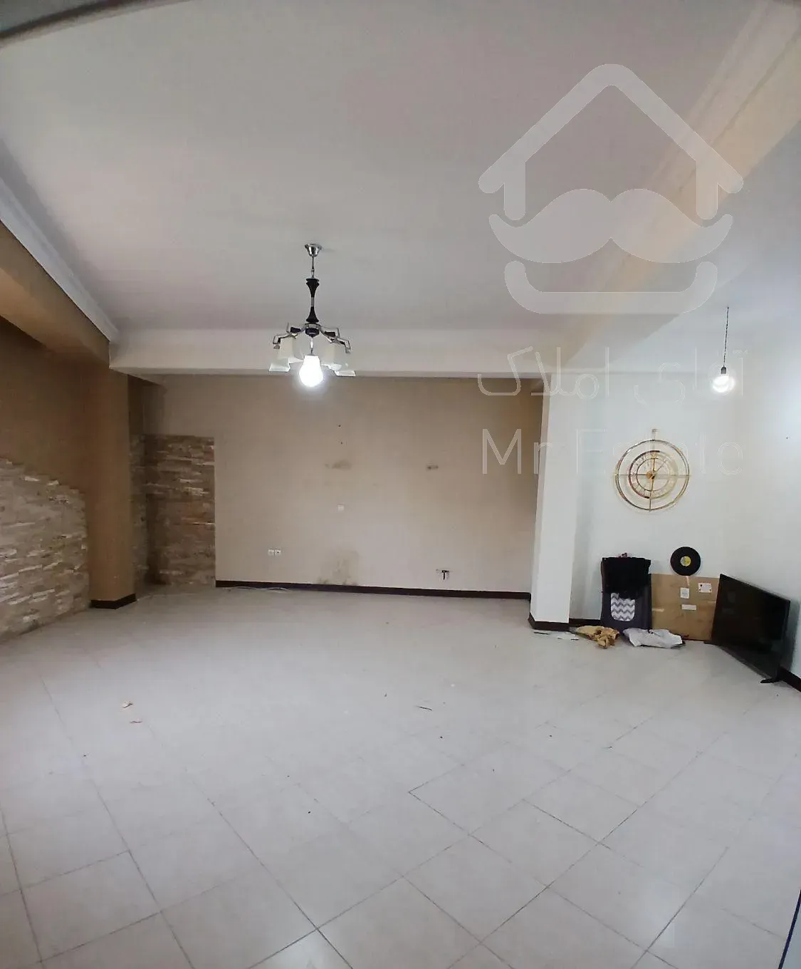 آپارتمان ۱۰۰ متری ۲ خوابه طبقه ۳ گلسرخی