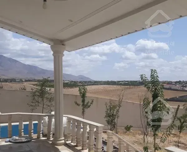 ویلا باغ ۶۰۰متری زیر بنا ۱۵۰متری