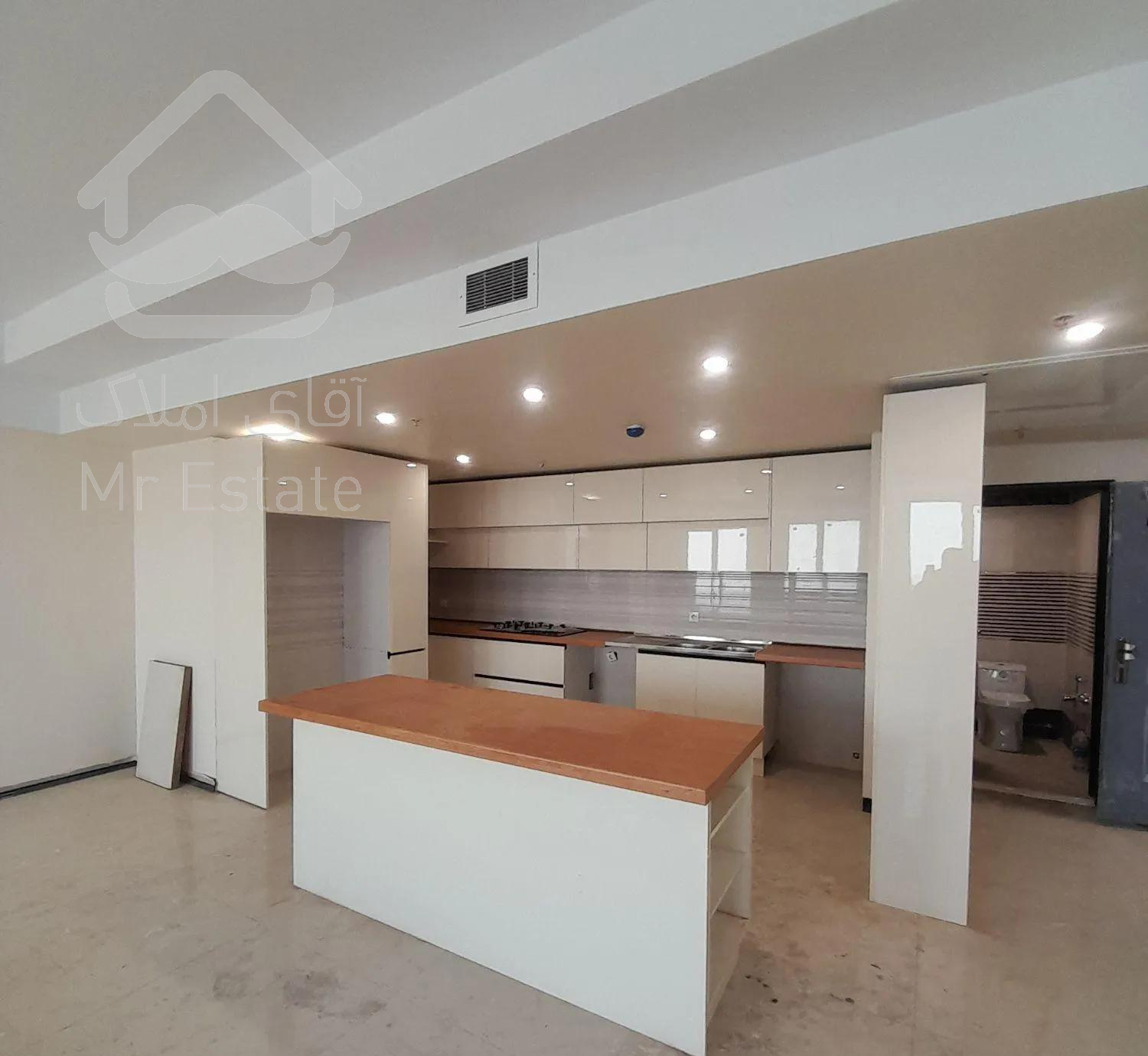 *دهکده۱۲۳متر در برج نوساز کلید نخورده فول امکانات*