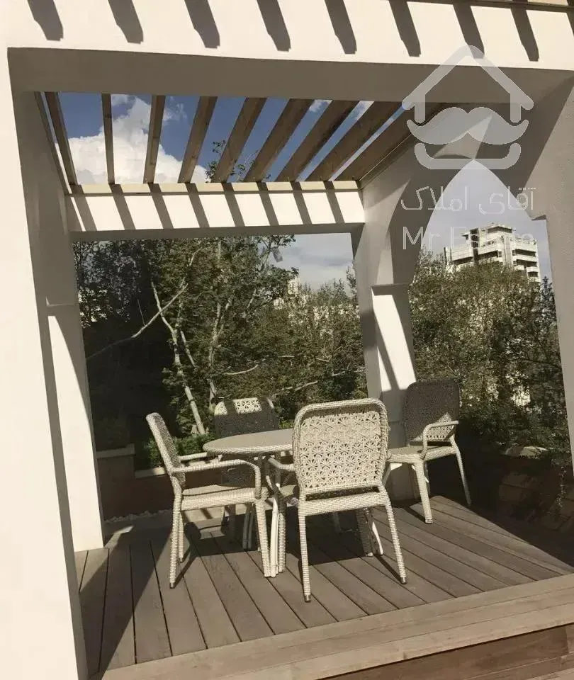 ۲۱۰متر تک واحدی طبقه آخر فول مشاعات