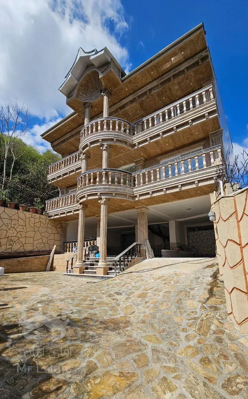 فروش ویلا نوساز در ارتفاعات با ویوی بی نظیر