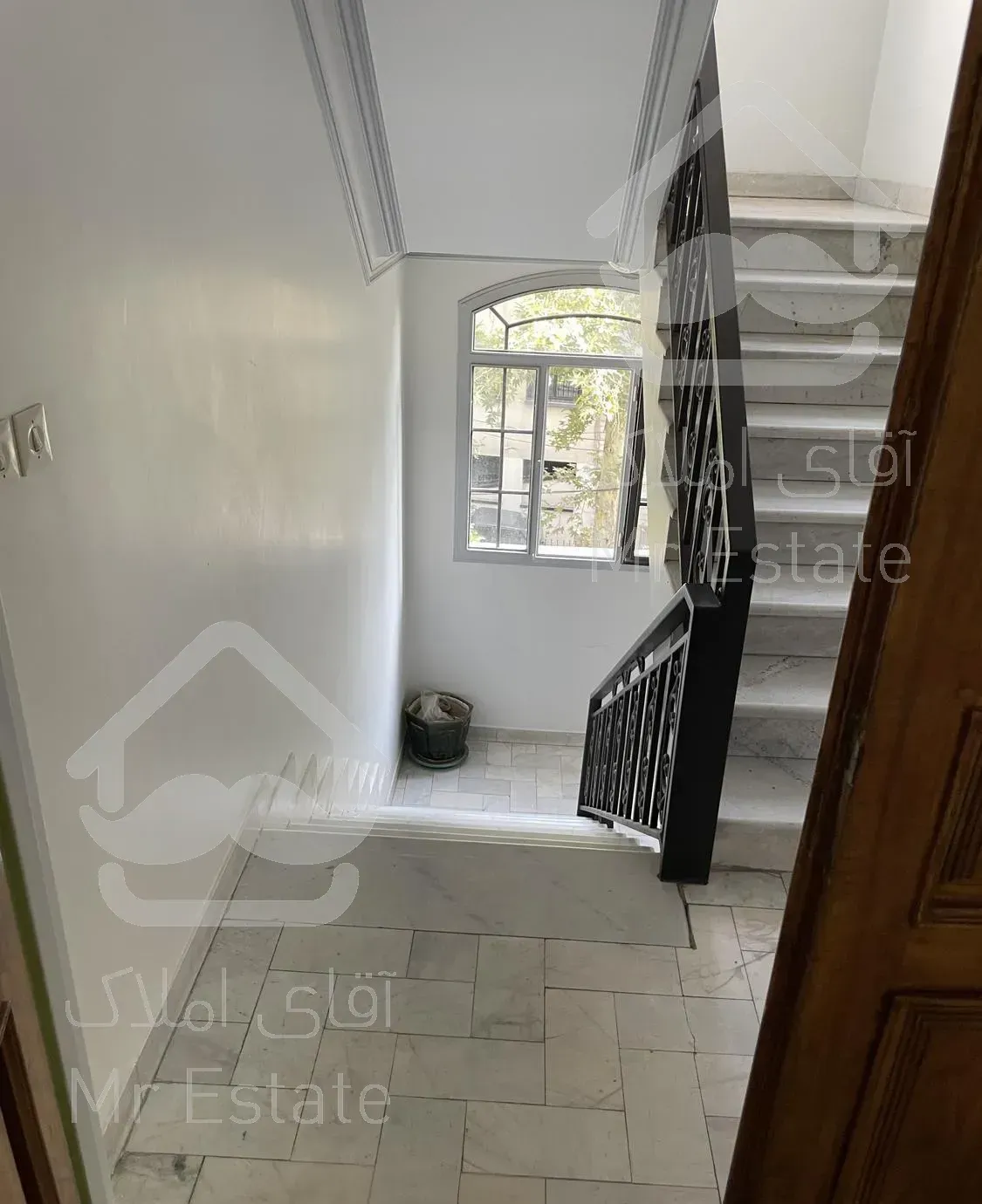 کلا چهار واحد و دو خواب و پذیرایی بزرگ