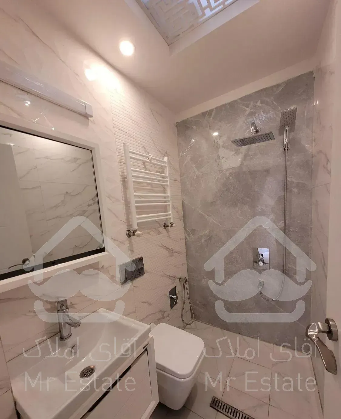 آپادانا / نیلوفر ۹۲ متر دو خوابه نوساز  شیک