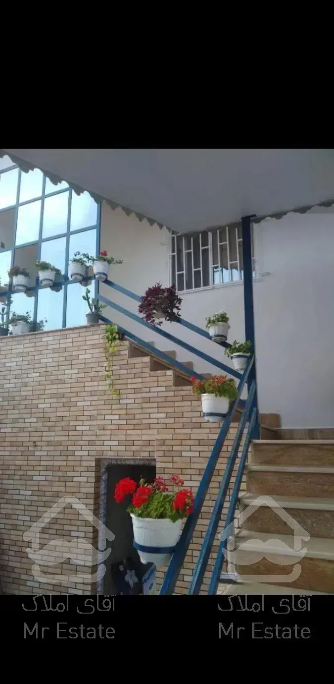 ویلا آپارتمان 200 متر زمین-210 متر بنا در 2 طبقه