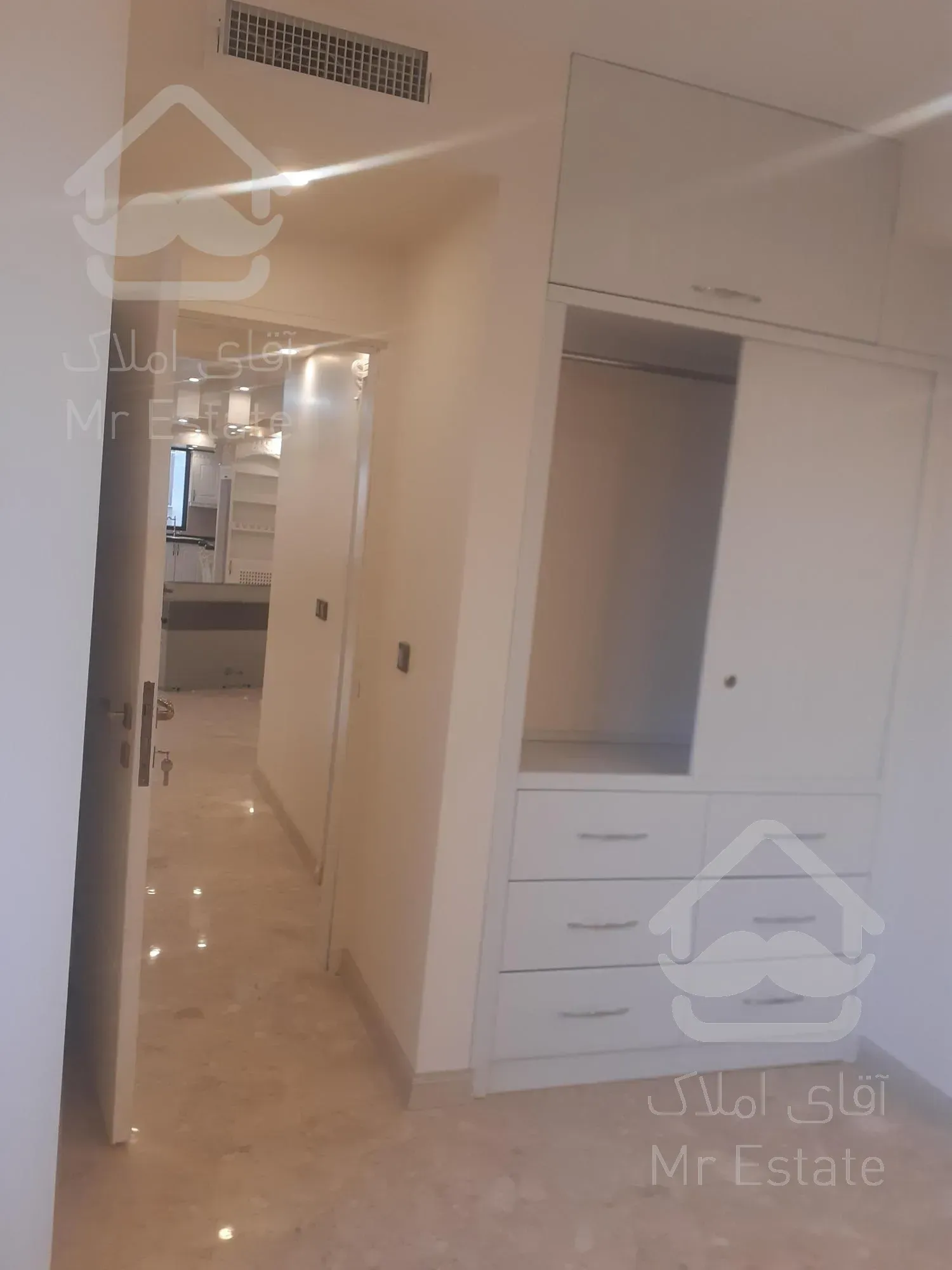 فروش واحد مسکونی غربی بلوار