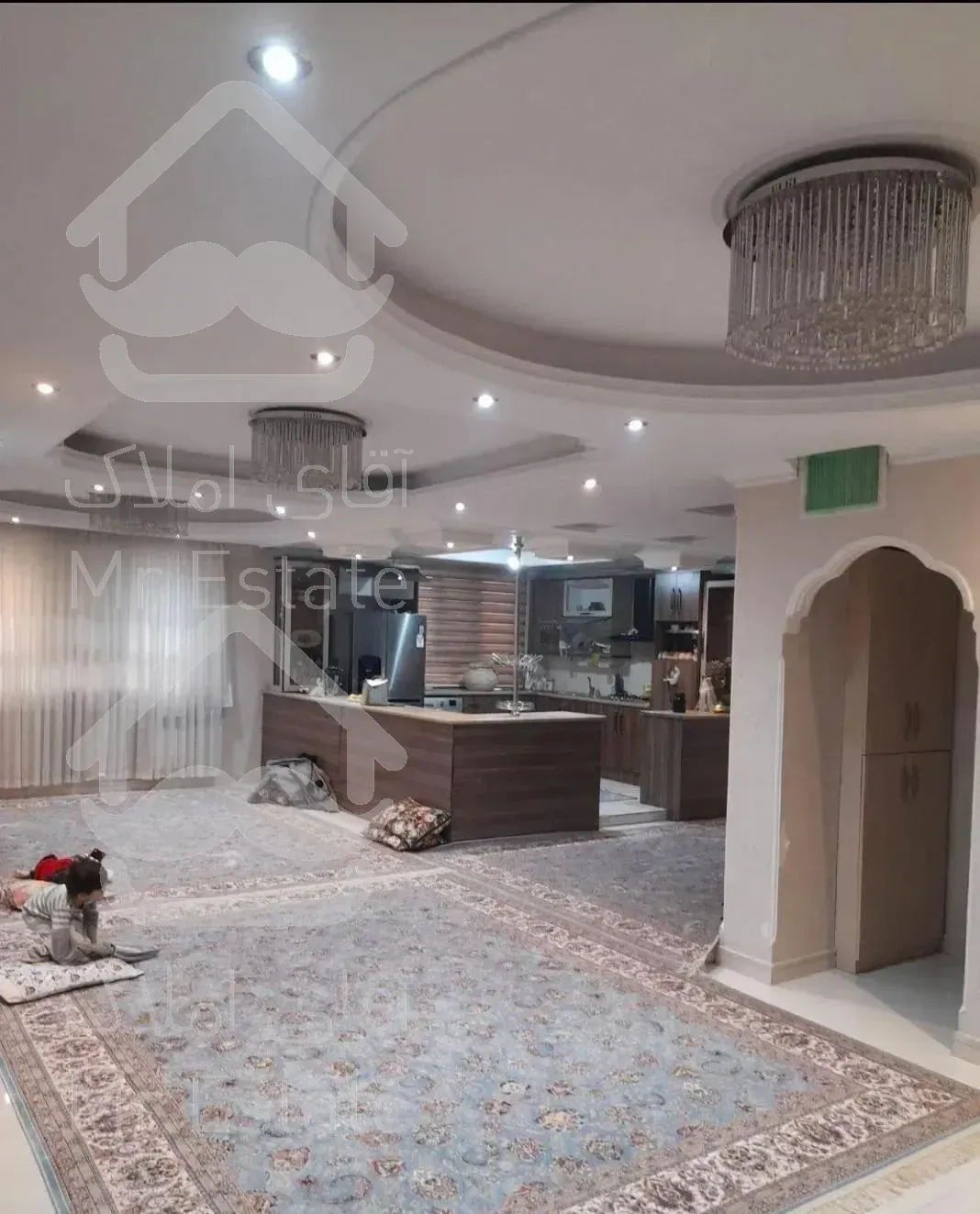 آپارتمان دو نبش خ فرصت شیرازی ۱۳۵ متر سه خواب