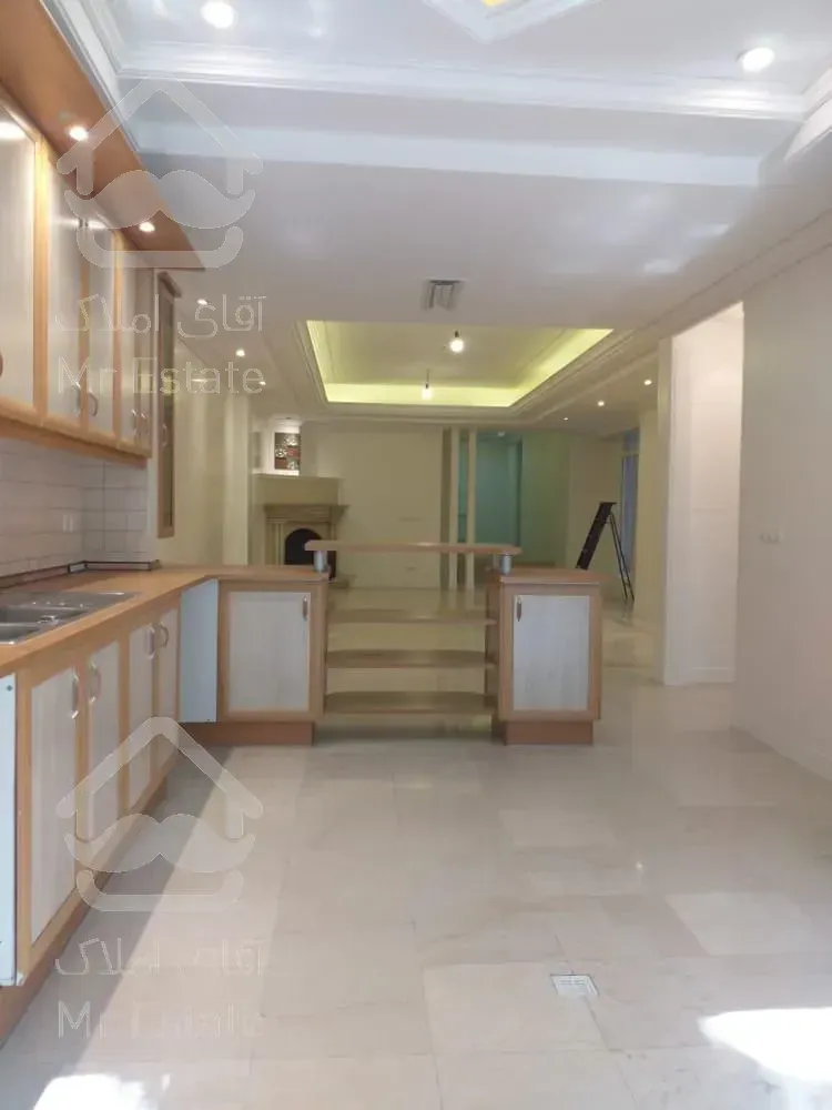 اجاره و رهن آپارتمان محمودیه 130  متر لاکچری