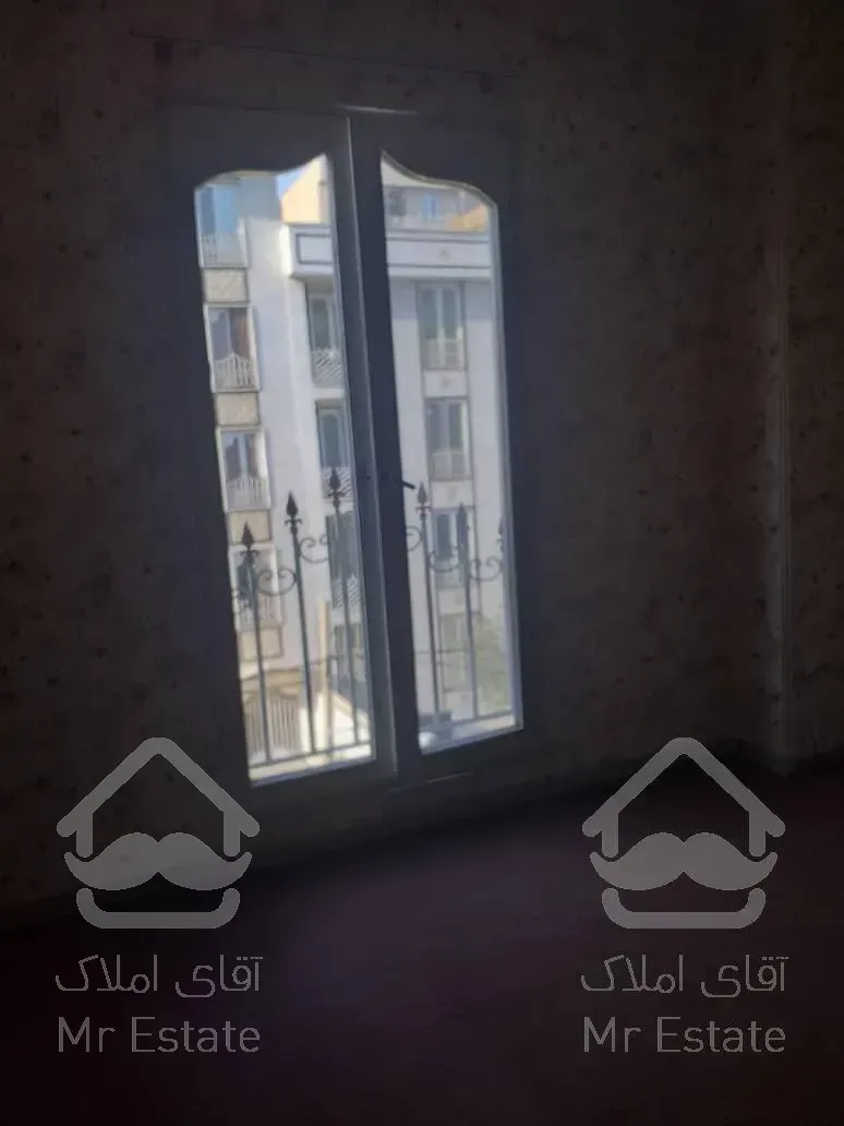 ۱۰۰متر آپارتمان صادقیه گلها زیر قیمت