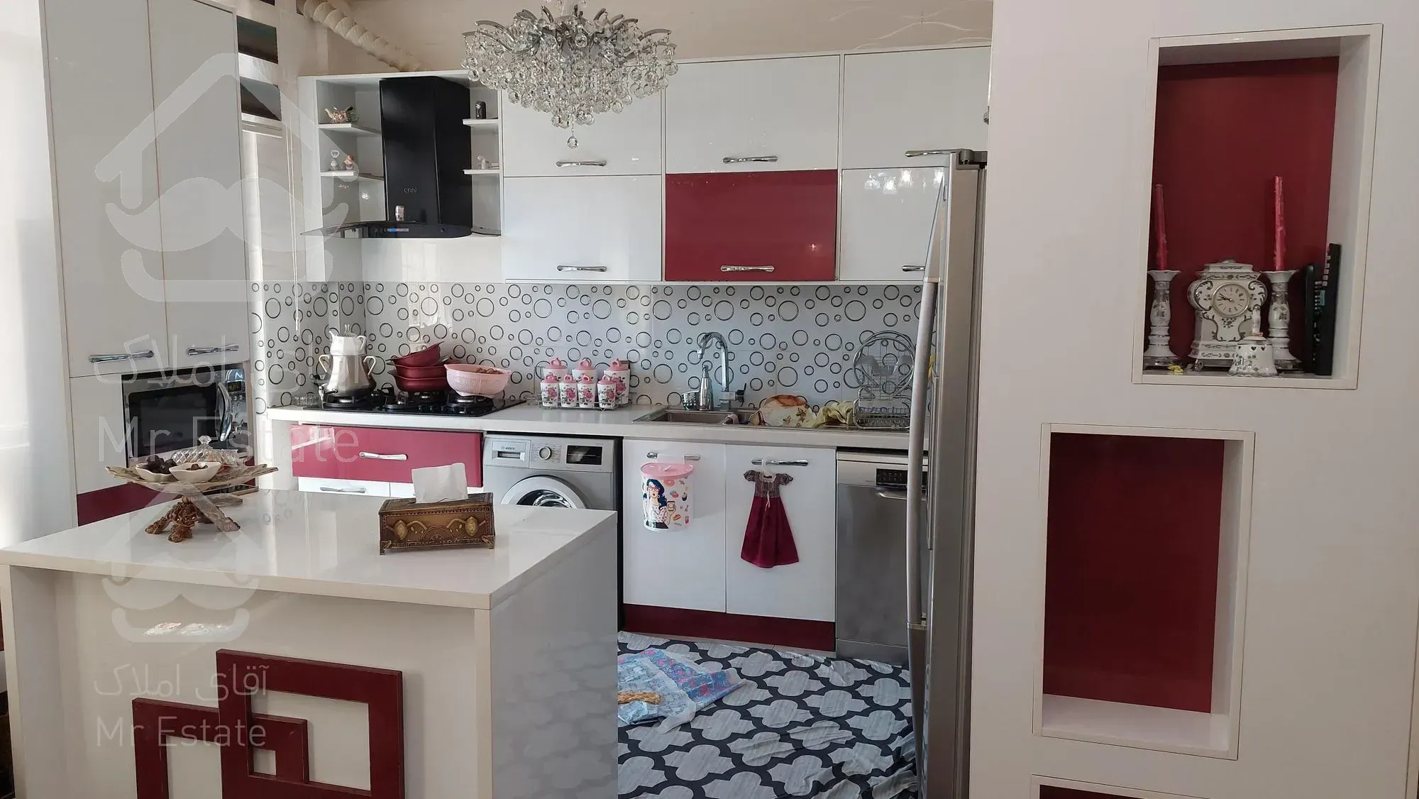 ۲۰۰ متر/۱۵ سال ساخت/سه طبقه در المپیک