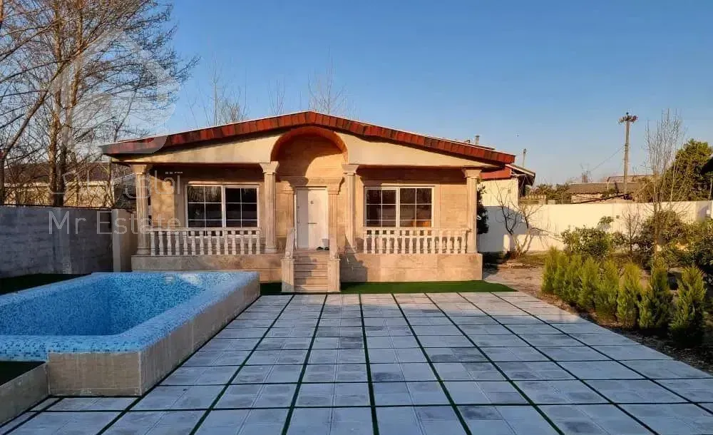 ۷۰۰ متر زمین/۱۲۰ متر بنا/استخردار/زیبا کنار