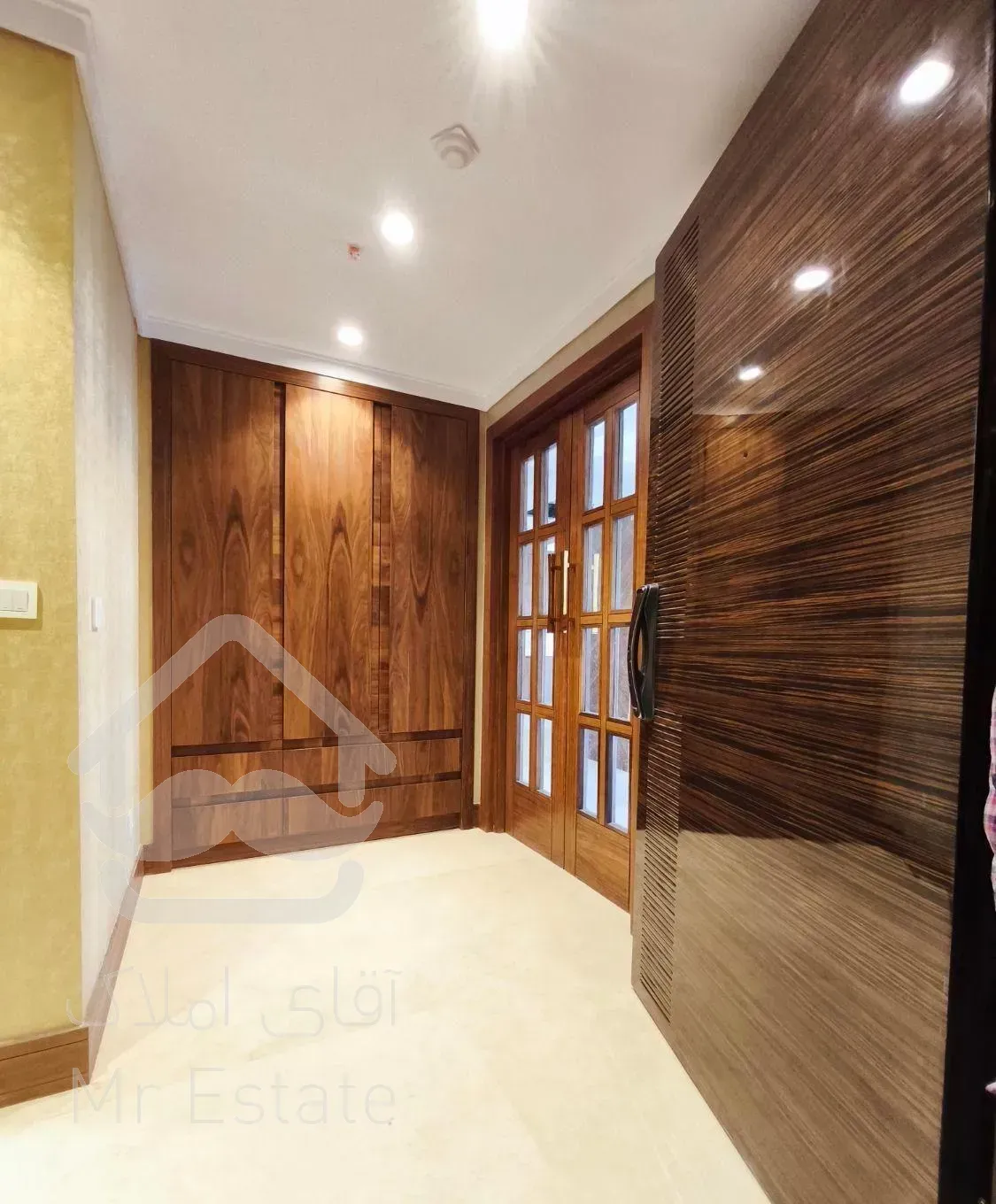 آپارتمان نوساز ۲۰۰ متری ۳ خواب دارآباد