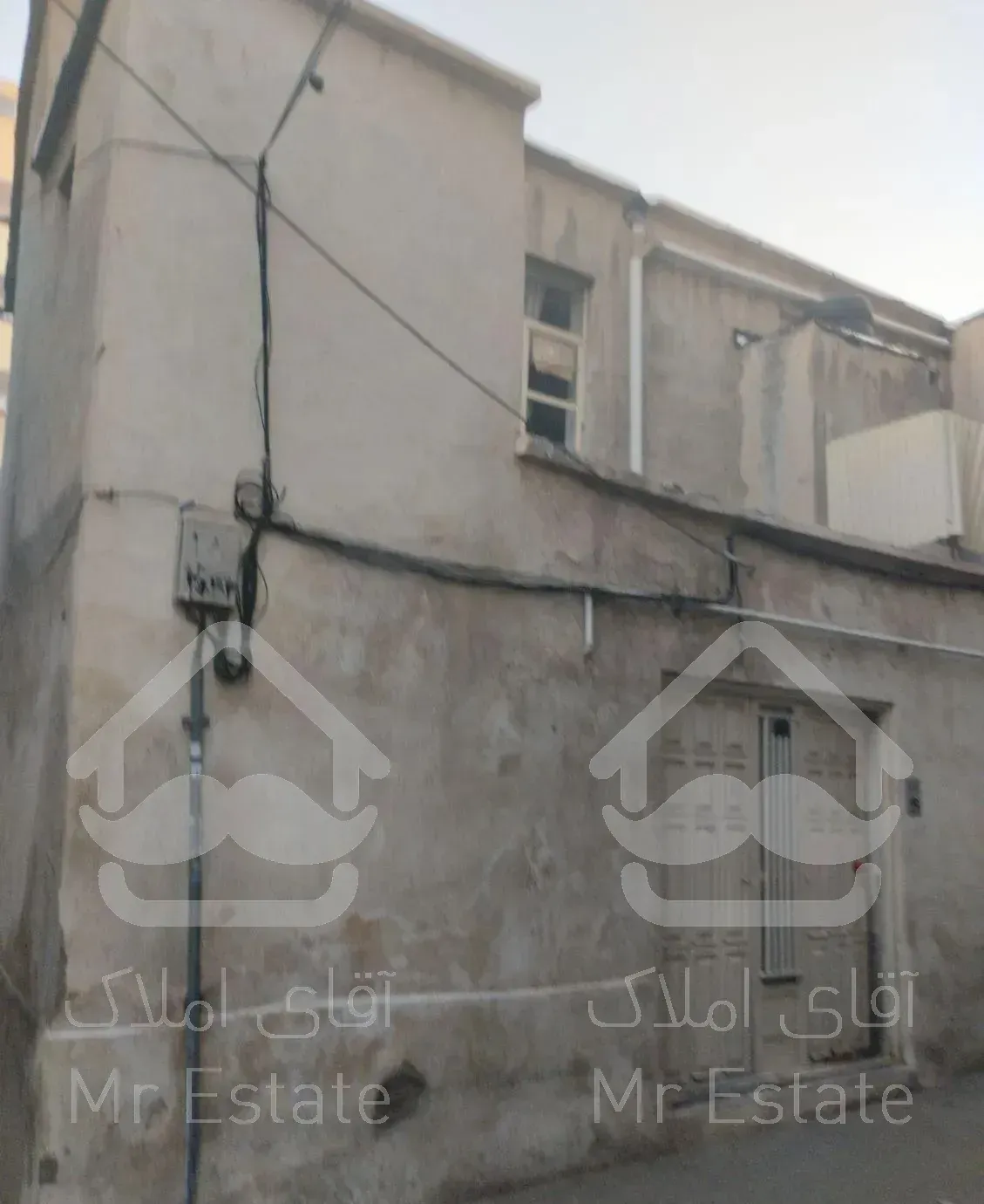 حیاط دو طبقه عباسی