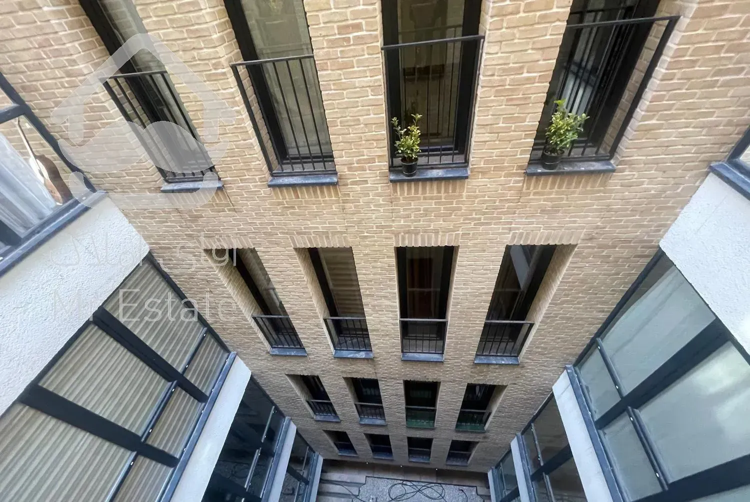 ١۵٧متر میگون نو طبقه چهارم نوساز