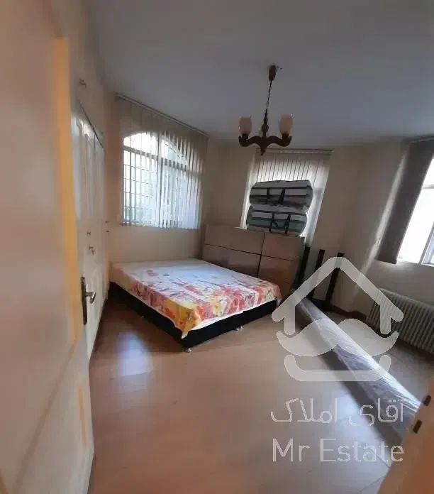 140 متر خیابان افتخاری/ نورگیر / 3 خواب بزرگ