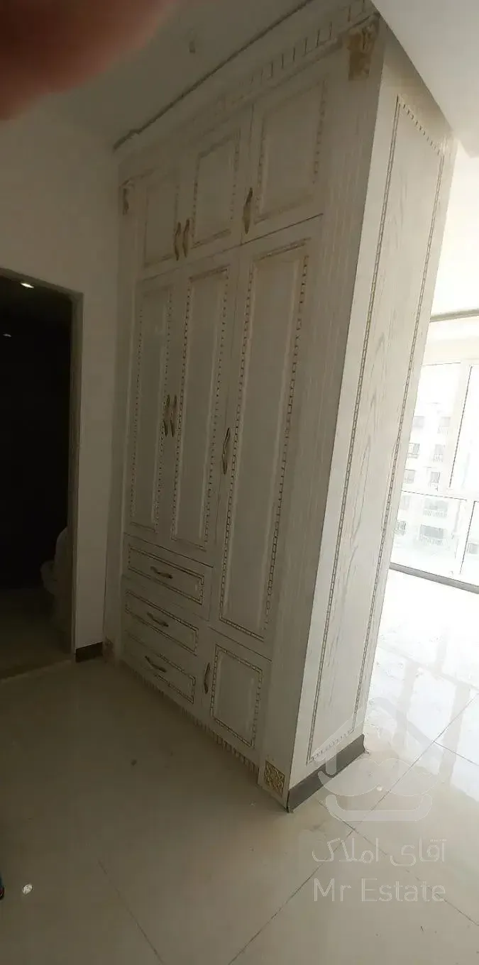 آپارتمان / اوایل اقبال / ۱۴۵ متر / صفر / سه نبش