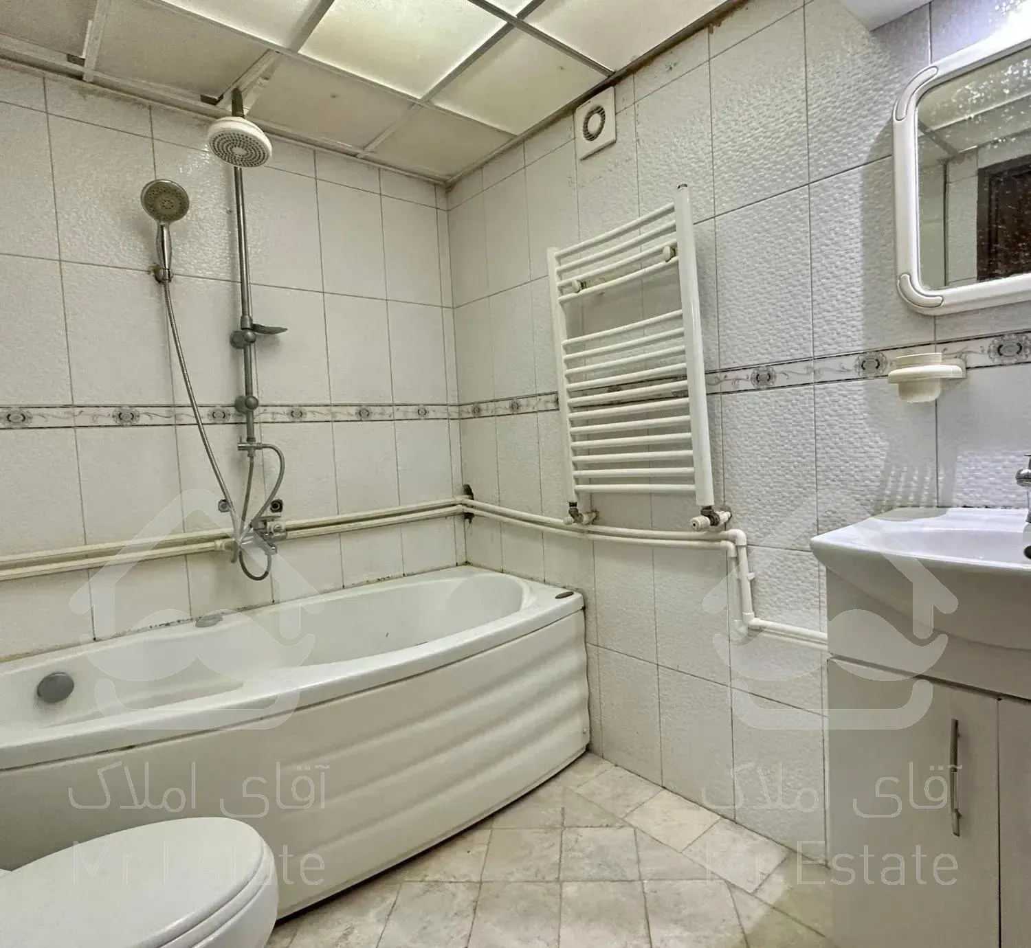 ۱۱۲ متر سه خواب حوالی فردوسی (املاک کالج)