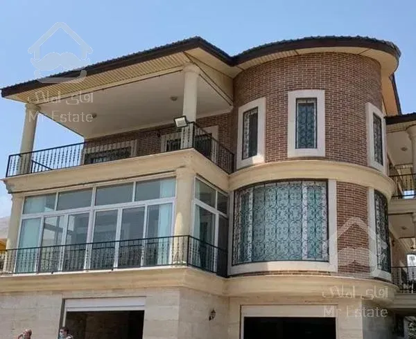 ویلا حیاط دار پلور 740 متری ، دوبلکس