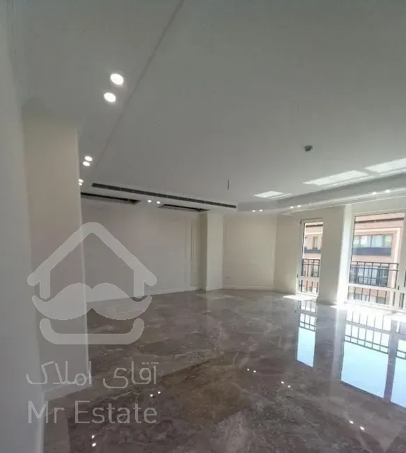 بلوار آزادگان / 160 متر / سه خواب