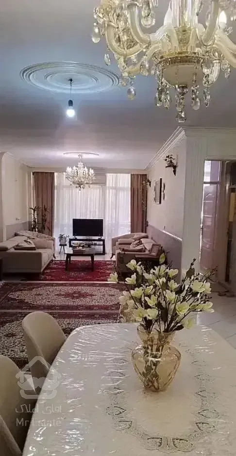 130متر سه خواب حیاط دار دسترسی خوب