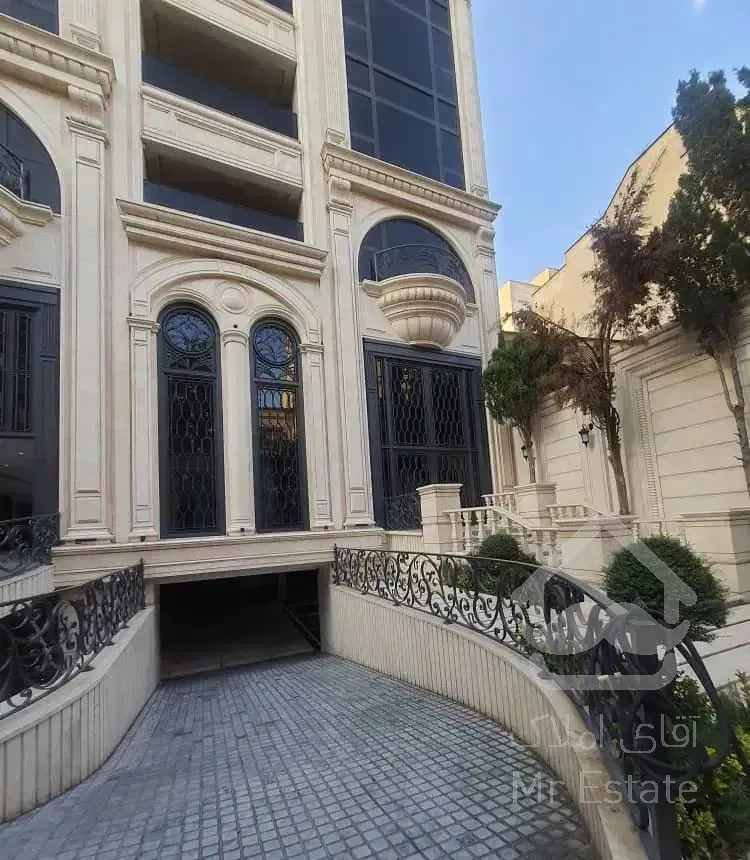 ۲۵۰ متر / فول مشاعات/ نوساز کلید نخورده / اکازیون