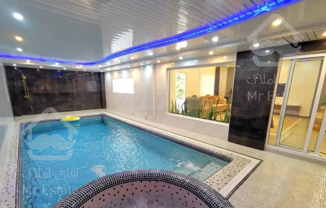 عمارت ویلایی استخردار