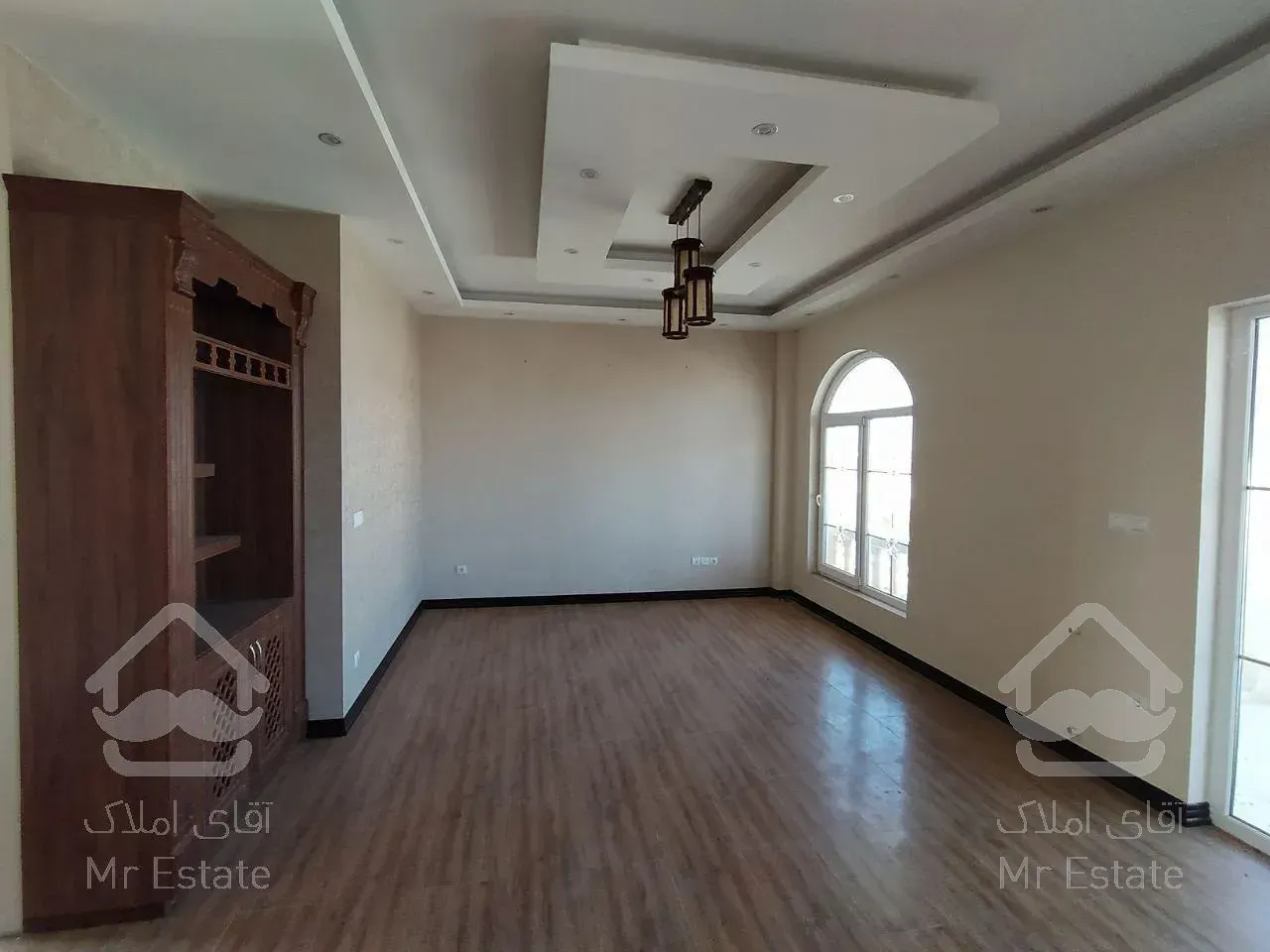 فروش ویلا ۳۰۰متری