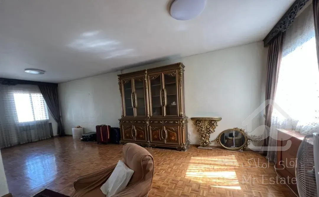 گاندی ۱۲۹ متر ۲ خوابه  مسکونی