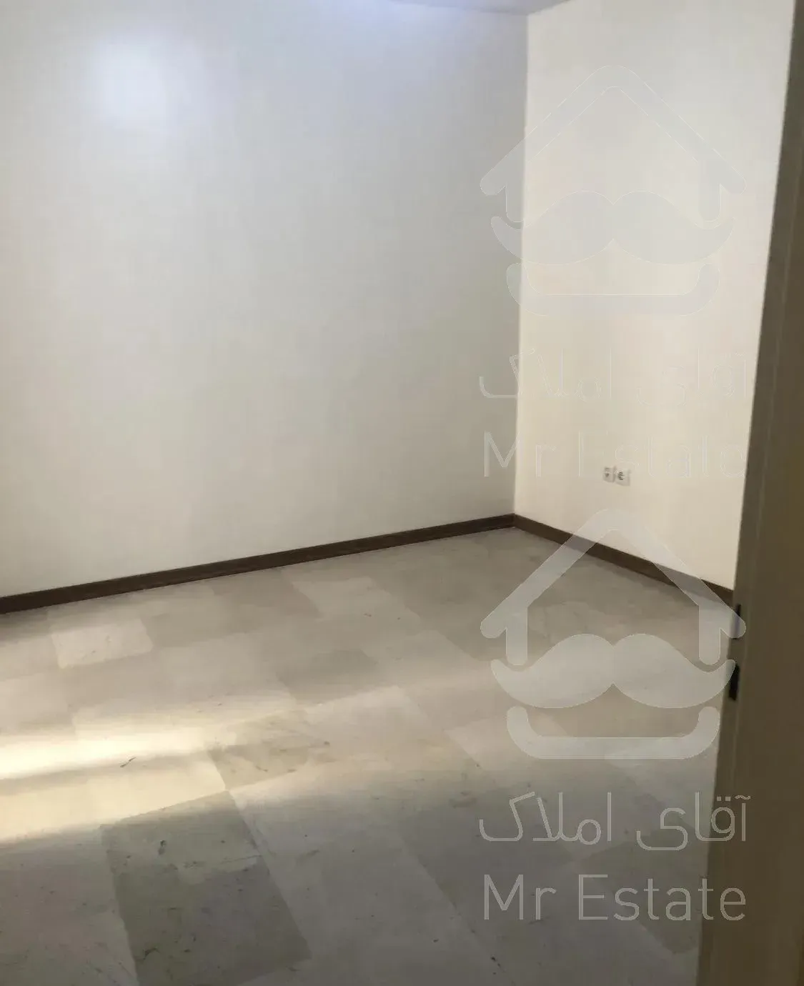 ۱۳۰متر پاسداران برج برند/مشاعات/نوساز/۳خ/۲پ