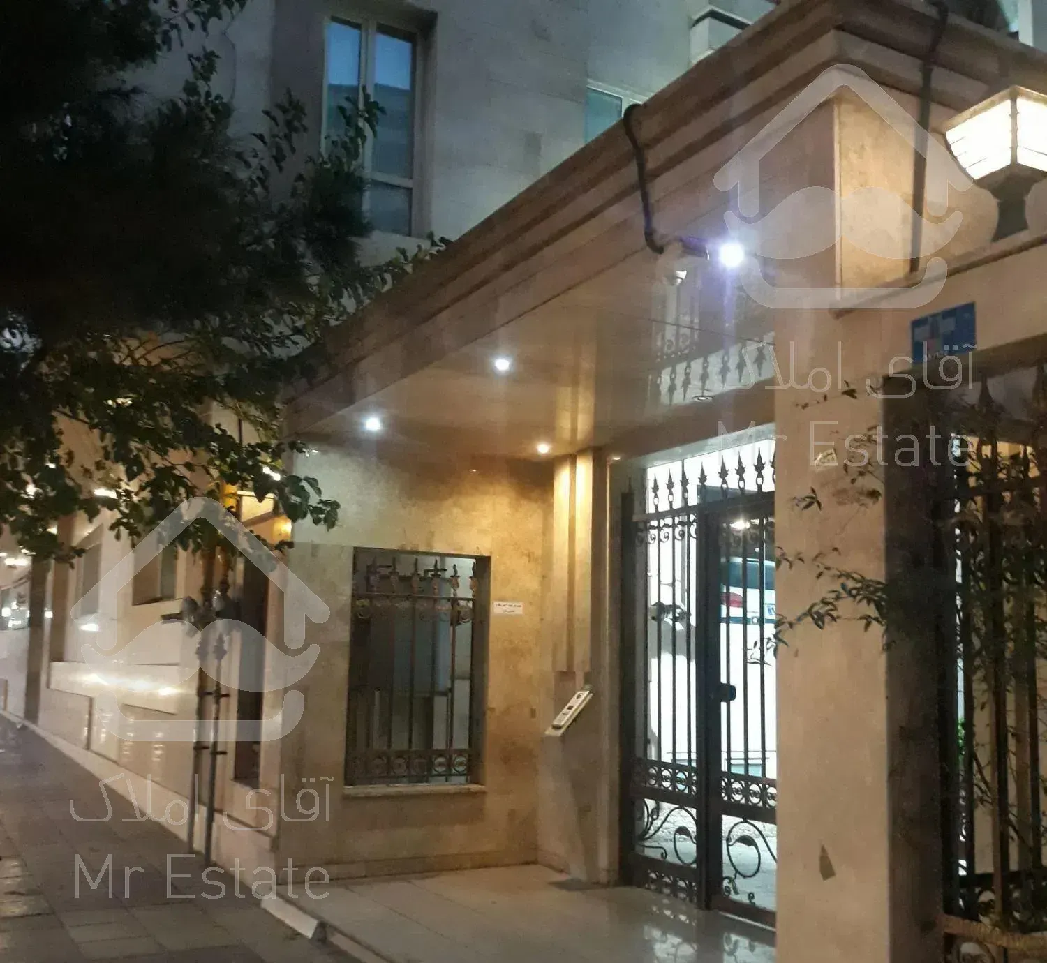 ۹۴ متر ۲ خ فول امکانات در  مجتمع بیمه