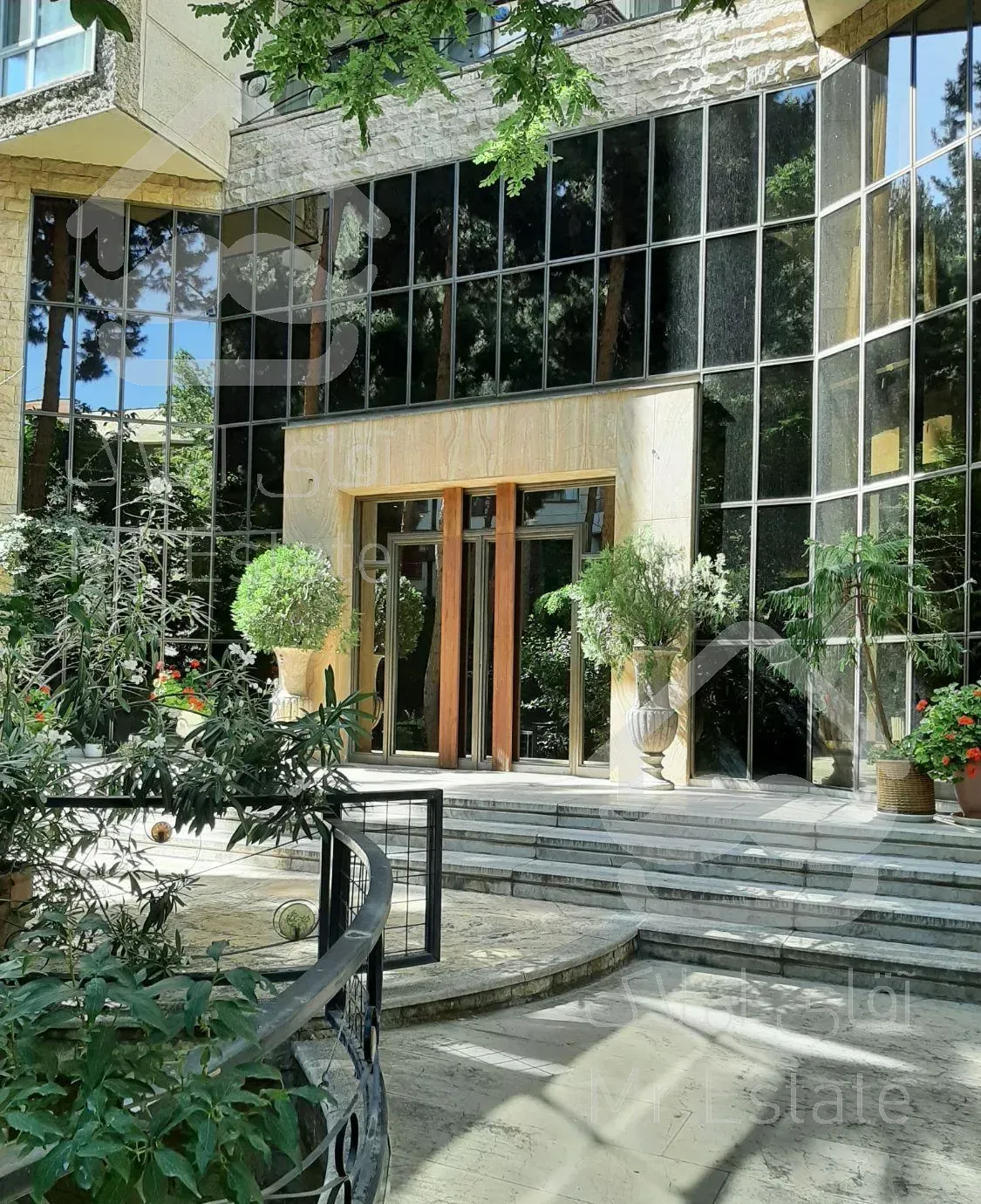 ۱۳۸ متر. فول مشاعات. دارآباد