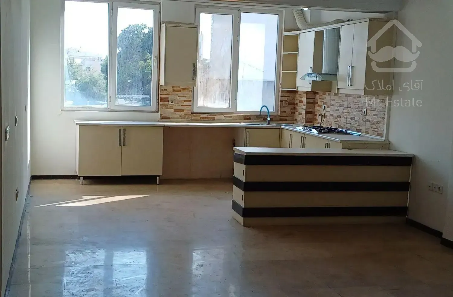 ۹۳ متری ۲ خوابه غرق نور در پاسداران