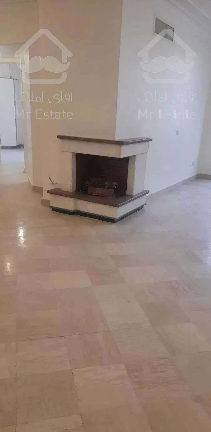 اپارتمان ۱۳۰ متری