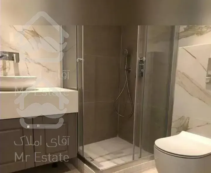 ۶۲مترفول امکانات بالکن بزرگ خطی رو به جنوب