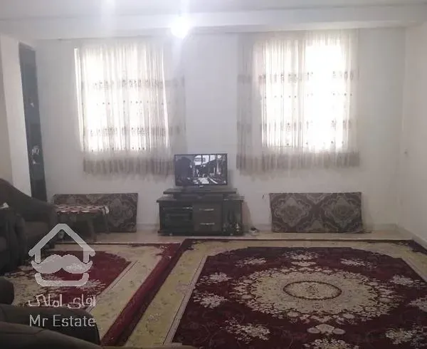 خانه حیاط دار دوطبقه فقط طبقه دوم بفروش میرسه.