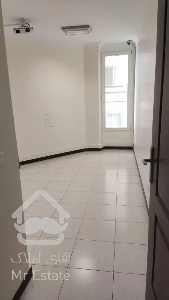 اجاره و رهن دفتر کار سند اداری زعفرانیه 125  متر لوکس