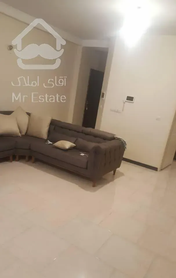 واحد ۹۲ متری در حافظ شمالی نبش کاج