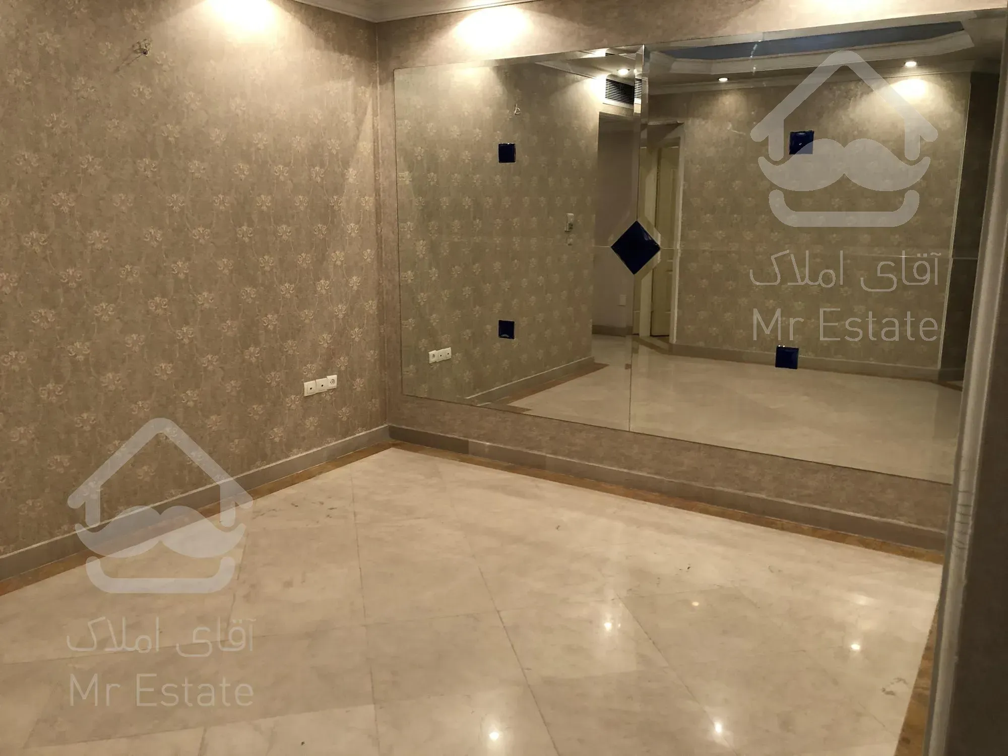 رهن و اجاره آپارتمان ۲۲۰ متری ۳ خوابه فرمانیه