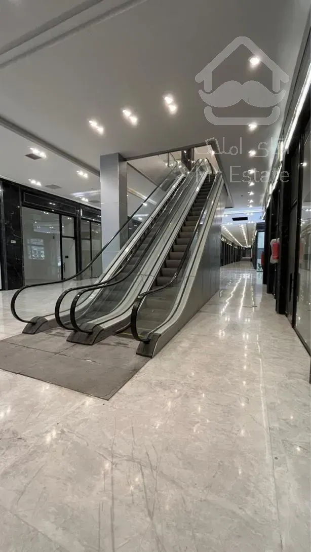 اینده تجاری در شرق تهران / 19 متر