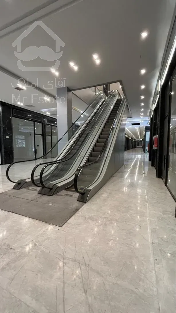 تجاری لوکس با طراحی منحصر به فرد / 19 متر