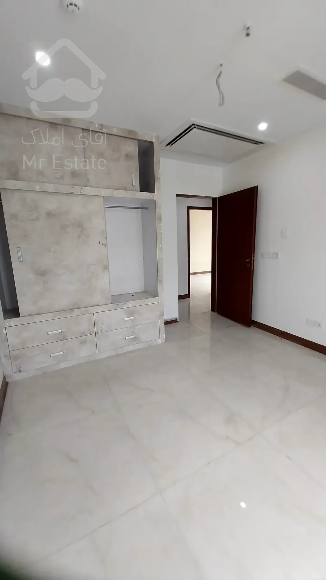 فروش آپارتمان 179 متری 3 خواب شیک در برج رونیکاپالاس هروی