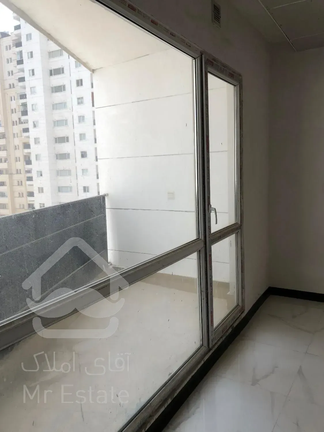 برج افق ۳ شهرک شهید بهشتی ۹۷ متری