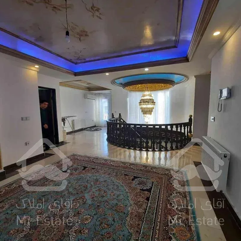 ویلا 610 متر استخر دارتریبلکس چهارصد دستگاه