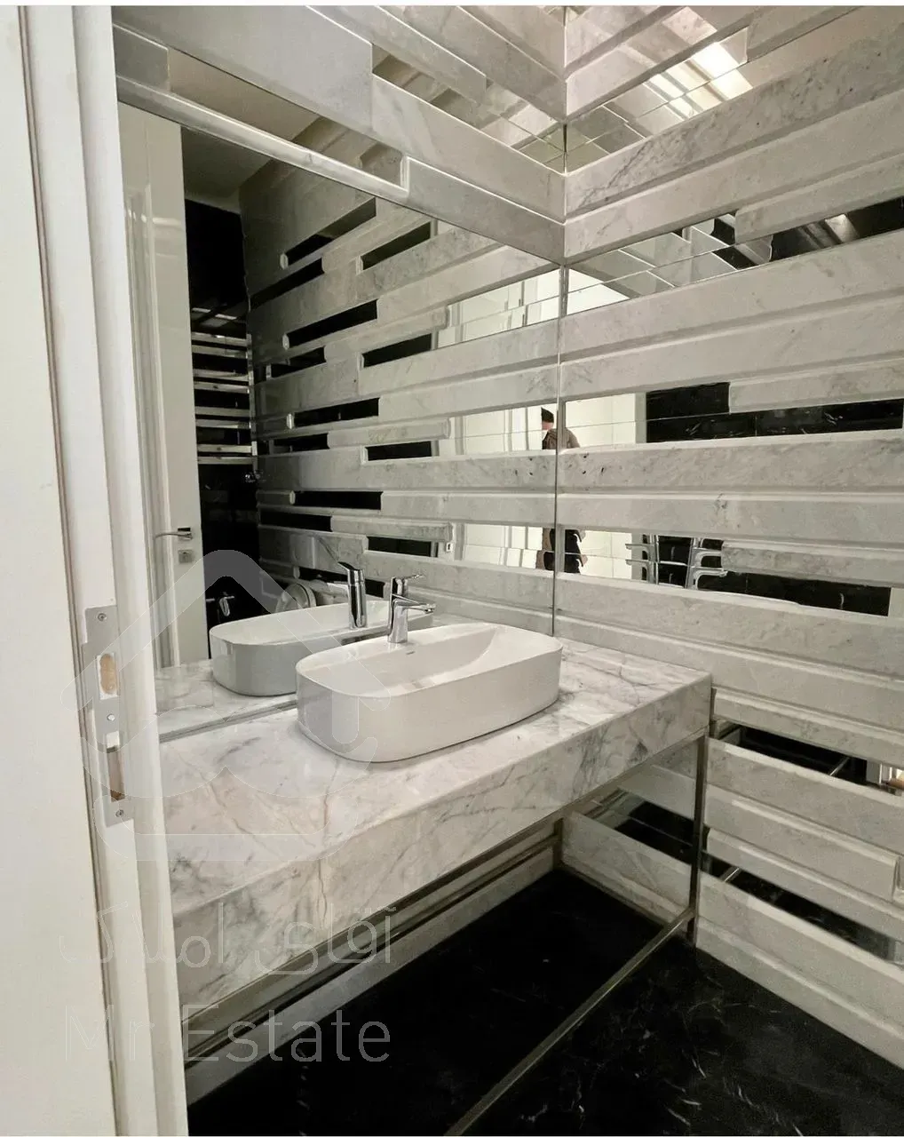 فروش 140 متری اختیاریه