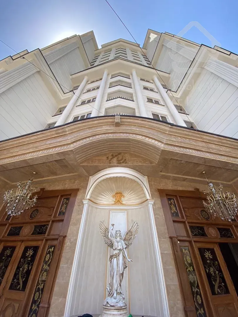 ۸۰متر سالن پرده خور ۸۰ متر تراس اختصاصی سازه ی لوکس منطقه