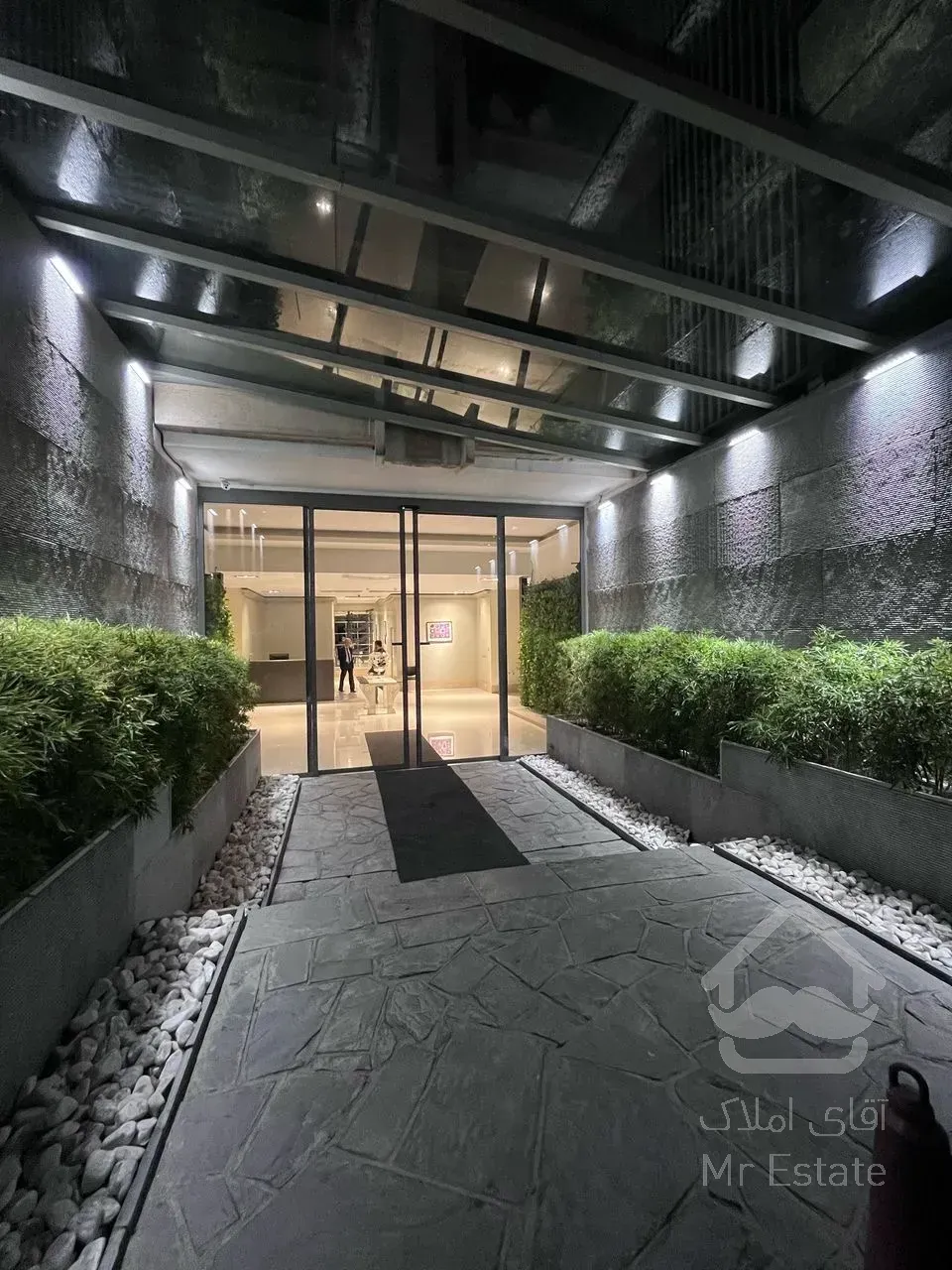 نیاوران ۲۳۰ متر ۳خواب