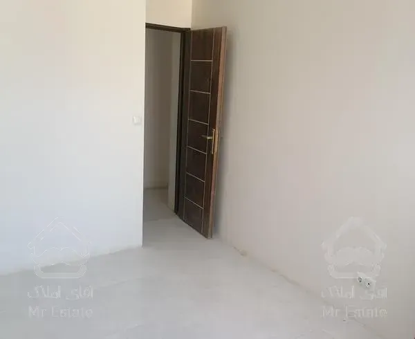 آپارتمان نوساز، صادقیه